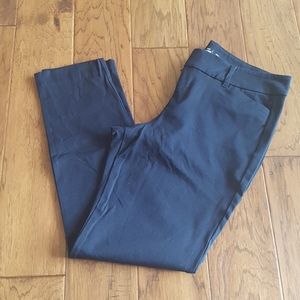Old Navy Pixie Ankle Pants with Pockets Size 10